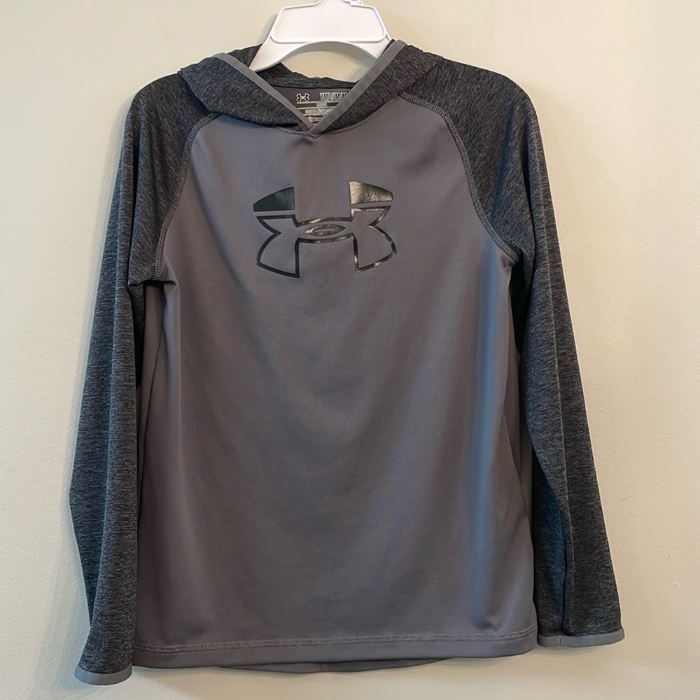 UNDER ARMOUR Lightweight Pullover with Hood